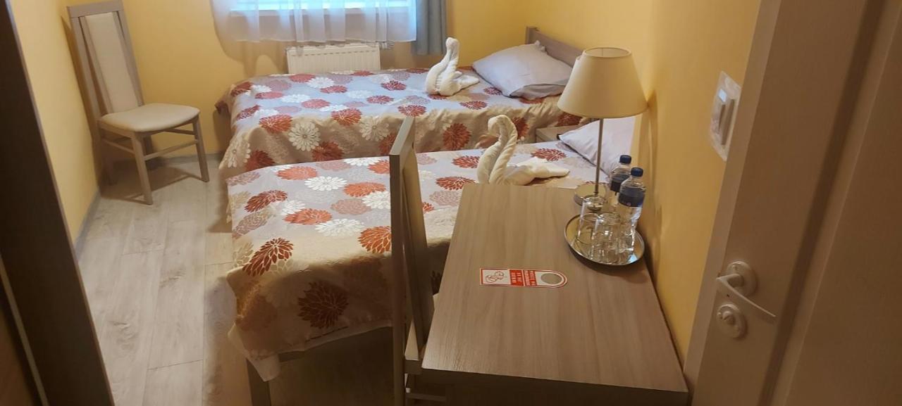 Motel Pauza Tarnowo Podgórne Exterior foto